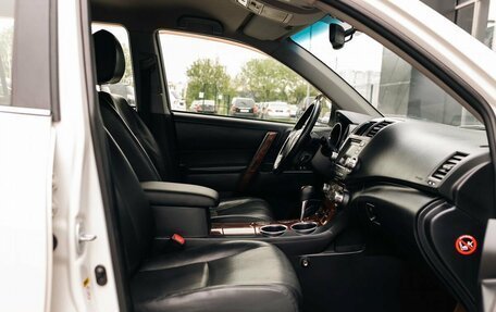 Toyota Highlander III, 2012 год, 2 300 000 рублей, 23 фотография