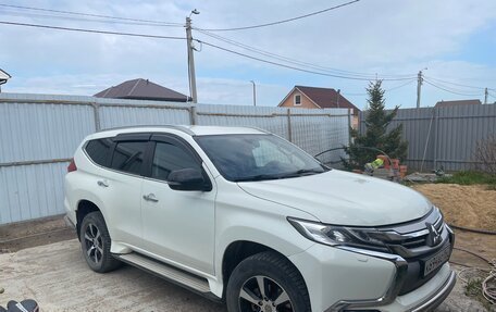 Mitsubishi Pajero Sport III рестайлинг, 2017 год, 2 400 000 рублей, 3 фотография
