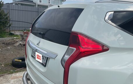 Mitsubishi Pajero Sport III рестайлинг, 2017 год, 2 400 000 рублей, 5 фотография