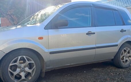 Ford Fusion I, 2005 год, 450 000 рублей, 2 фотография