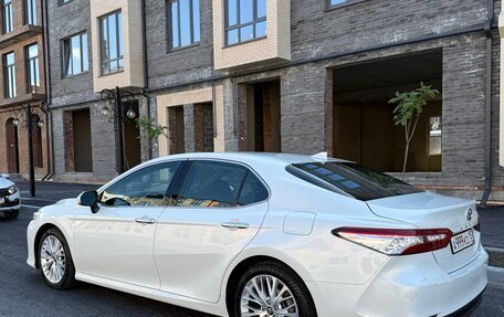 Toyota Camry, 2018 год, 3 080 000 рублей, 2 фотография