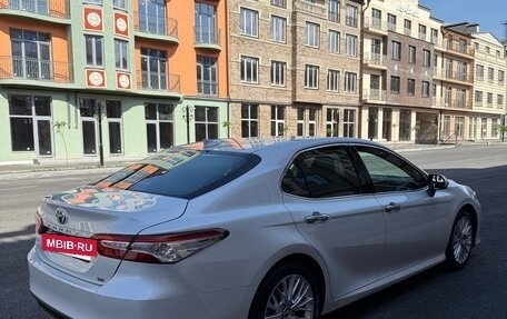 Toyota Camry, 2018 год, 3 080 000 рублей, 4 фотография