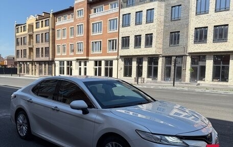 Toyota Camry, 2018 год, 3 080 000 рублей, 5 фотография