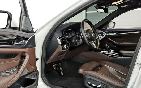 BMW 5 серия, 2022 год, 4 605 000 рублей, 10 фотография