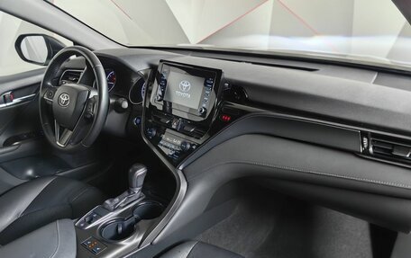 Toyota Camry, 2021 год, 2 850 000 рублей, 7 фотография