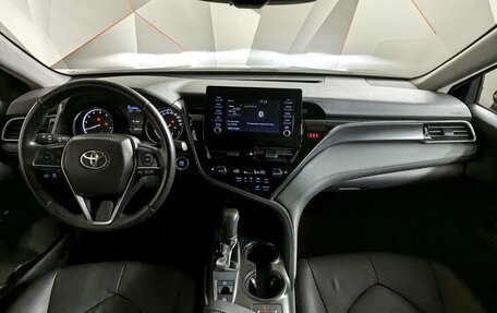 Toyota Camry, 2021 год, 2 850 000 рублей, 12 фотография