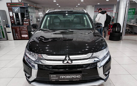 Mitsubishi Outlander III рестайлинг 3, 2017 год, 1 999 000 рублей, 2 фотография
