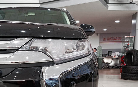 Mitsubishi Outlander III рестайлинг 3, 2017 год, 1 999 000 рублей, 17 фотография