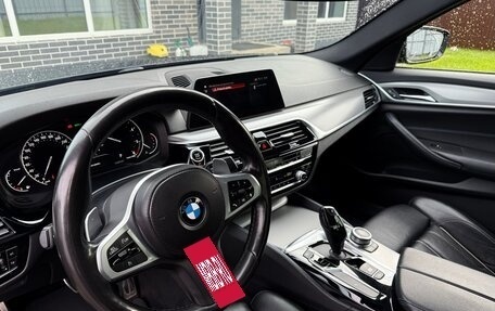 BMW 5 серия, 2019 год, 3 570 000 рублей, 14 фотография