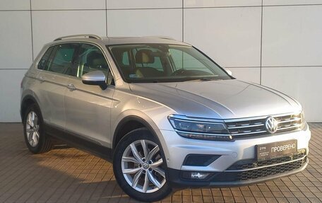 Volkswagen Tiguan II, 2018 год, 2 440 000 рублей, 3 фотография