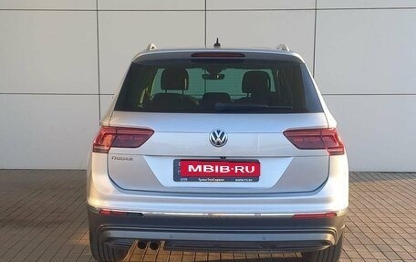 Volkswagen Tiguan II, 2018 год, 2 440 000 рублей, 6 фотография