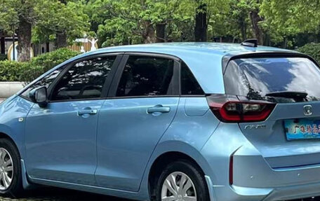 Honda Fit, 2021 год, 1 100 000 рублей, 4 фотография
