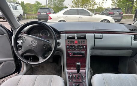 Mercedes-Benz E-Класс, 2001 год, 550 000 рублей, 6 фотография