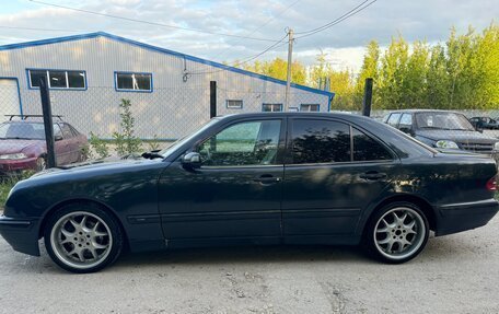 Mercedes-Benz E-Класс, 2001 год, 550 000 рублей, 2 фотография