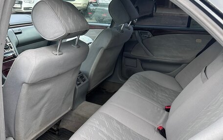 Mercedes-Benz E-Класс, 2001 год, 550 000 рублей, 7 фотография