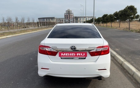 Toyota Camry, 2014 год, 1 850 000 рублей, 2 фотография