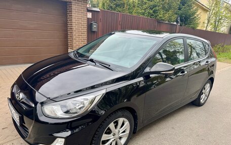Hyundai Solaris II рестайлинг, 2012 год, 899 000 рублей, 4 фотография