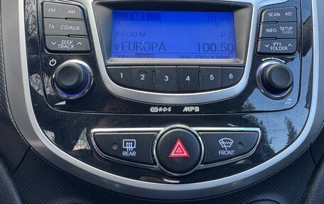 Hyundai Solaris II рестайлинг, 2012 год, 899 000 рублей, 10 фотография