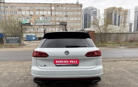 Volkswagen Touareg III, 2018 год, 5 450 000 рублей, 7 фотография