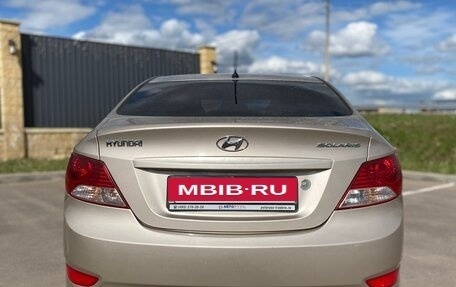Hyundai Solaris II рестайлинг, 2011 год, 700 000 рублей, 2 фотография