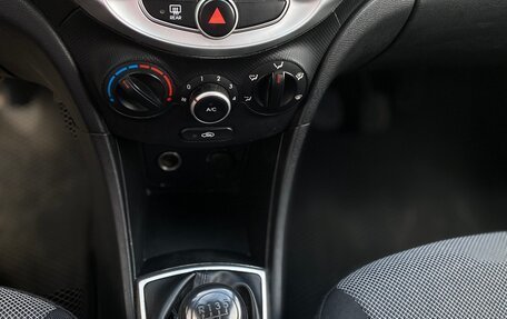Hyundai Solaris II рестайлинг, 2011 год, 700 000 рублей, 10 фотография