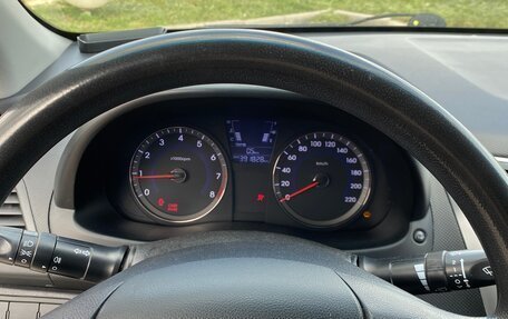 Hyundai Solaris II рестайлинг, 2011 год, 700 000 рублей, 7 фотография