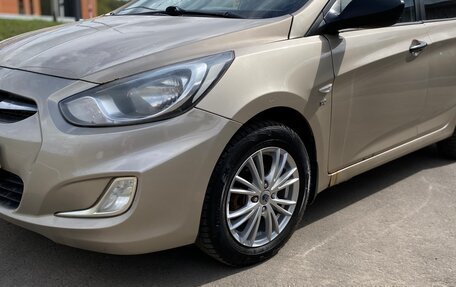 Hyundai Solaris II рестайлинг, 2011 год, 700 000 рублей, 5 фотография