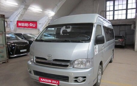 Toyota HiAce H200, 2005 год, 1 300 000 рублей, 2 фотография