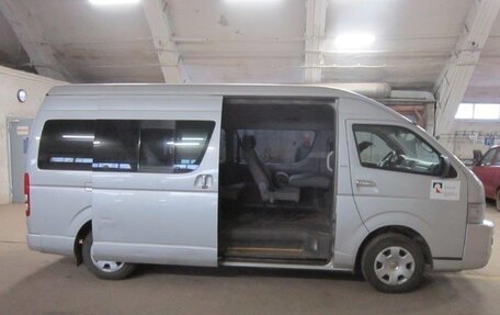 Toyota HiAce H200, 2005 год, 1 300 000 рублей, 13 фотография
