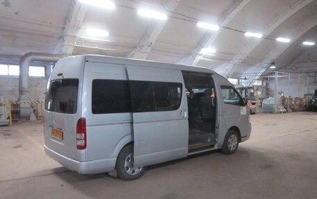 Toyota HiAce H200, 2005 год, 1 300 000 рублей, 11 фотография