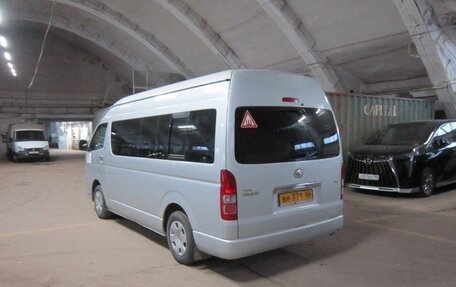 Toyota HiAce H200, 2005 год, 1 300 000 рублей, 7 фотография