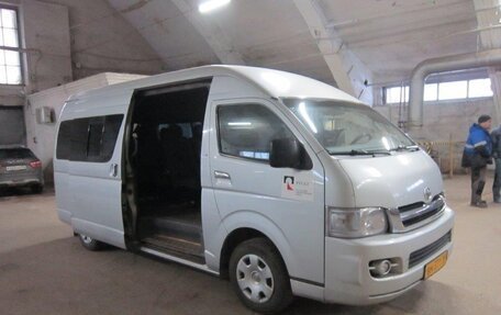 Toyota HiAce H200, 2005 год, 1 300 000 рублей, 14 фотография