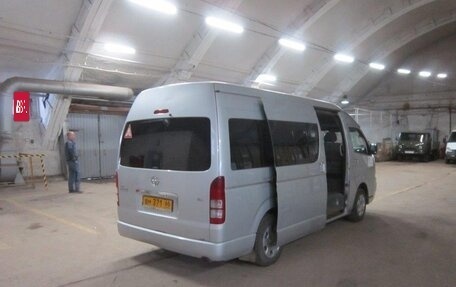 Toyota HiAce H200, 2005 год, 1 300 000 рублей, 10 фотография