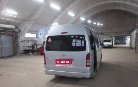 Toyota HiAce H200, 2005 год, 1 300 000 рублей, 9 фотография