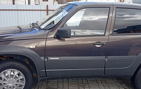 Chevrolet Niva I рестайлинг, 2015 год, 550 000 рублей, 3 фотография