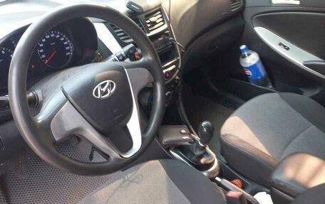 Hyundai Solaris II рестайлинг, 2013 год, 620 000 рублей, 5 фотография