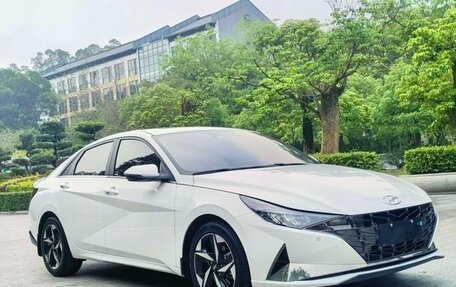 Hyundai Elantra, 2022 год, 1 530 000 рублей, 3 фотография