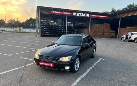 Lexus IS II рестайлинг 2, 1999 год, 360 000 рублей, 1 фотография