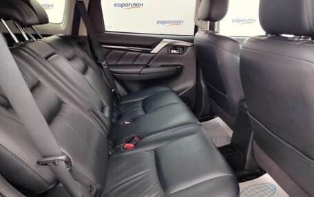 Mitsubishi Pajero Sport III рестайлинг, 2016 год, 3 000 000 рублей, 10 фотография