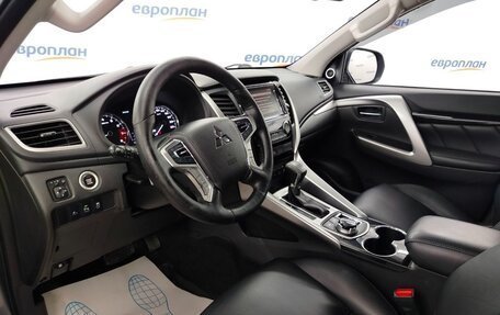 Mitsubishi Pajero Sport III рестайлинг, 2016 год, 3 000 000 рублей, 17 фотография
