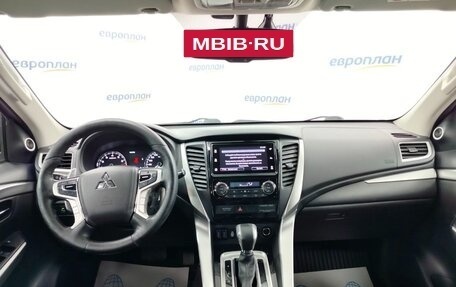 Mitsubishi Pajero Sport III рестайлинг, 2016 год, 3 000 000 рублей, 5 фотография
