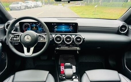 Mercedes-Benz A-Класс, 2020 год, 1 800 300 рублей, 4 фотография