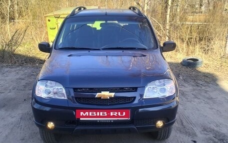 Chevrolet Niva I рестайлинг, 2011 год, 600 000 рублей, 2 фотография