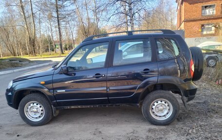 Chevrolet Niva I рестайлинг, 2011 год, 600 000 рублей, 3 фотография
