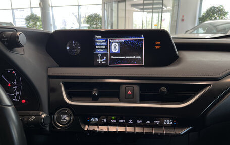 Lexus UX I, 2019 год, 2 996 000 рублей, 15 фотография