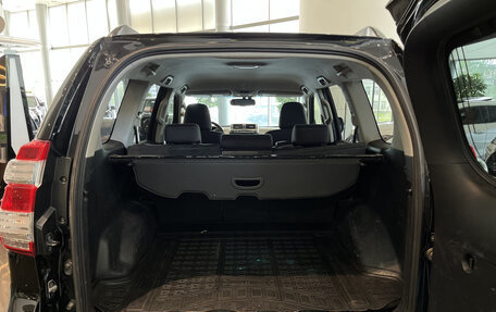 Toyota Land Cruiser Prado 150 рестайлинг 2, 2016 год, 3 745 000 рублей, 10 фотография