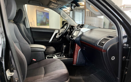 Toyota Land Cruiser Prado 150 рестайлинг 2, 2016 год, 3 745 000 рублей, 11 фотография