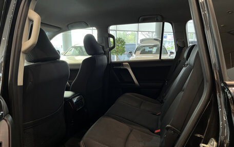 Toyota Land Cruiser Prado 150 рестайлинг 2, 2016 год, 3 745 000 рублей, 12 фотография