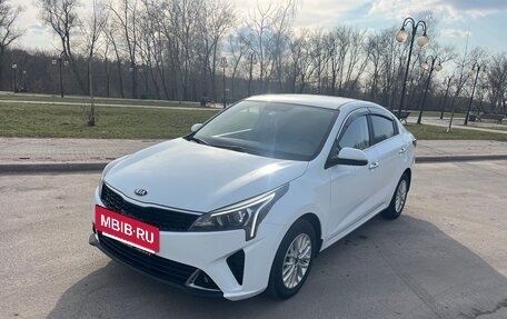 KIA Rio IV, 2020 год, 1 699 000 рублей, 2 фотография