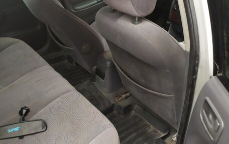 Toyota Avensis III рестайлинг, 1999 год, 290 000 рублей, 17 фотография